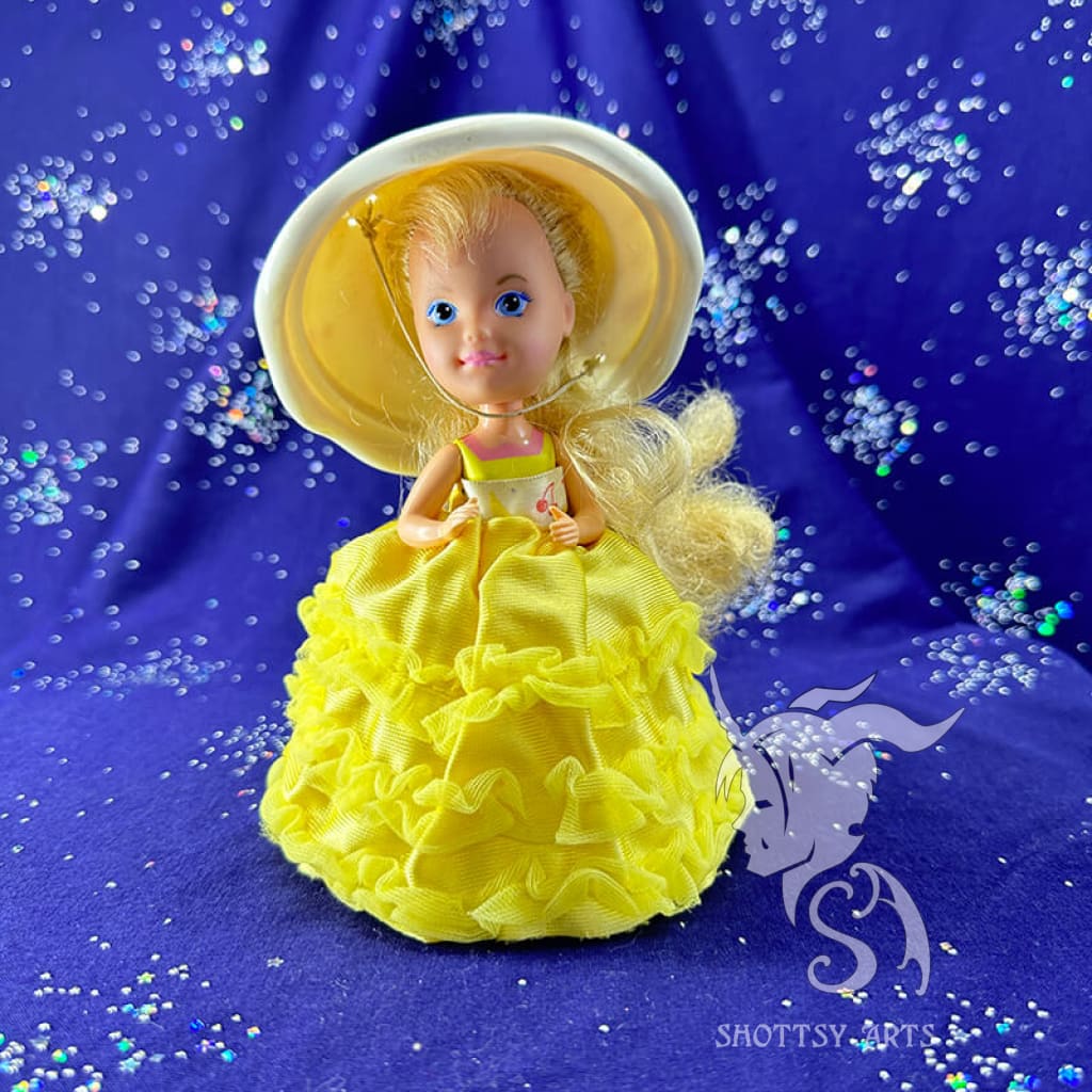 Suzananana Doll