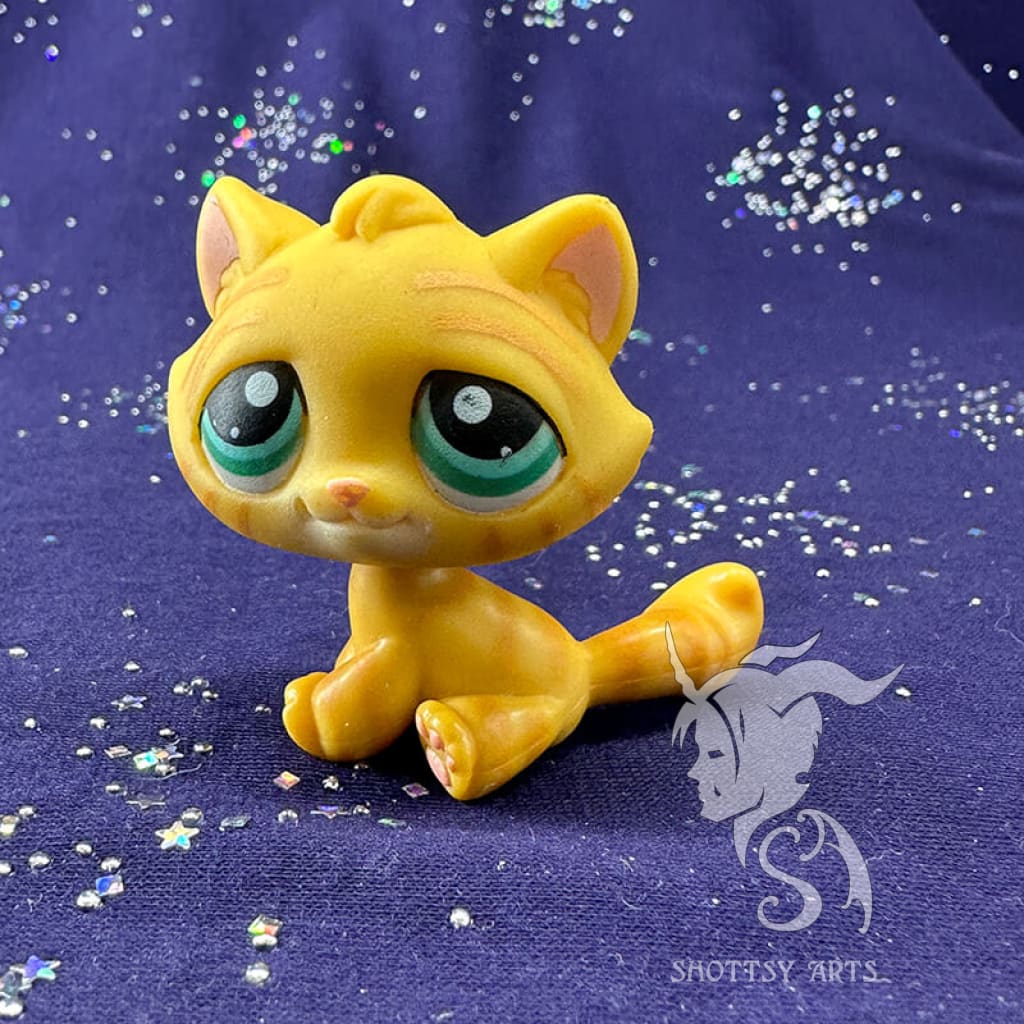 Kitten V3 #300 Action Figure