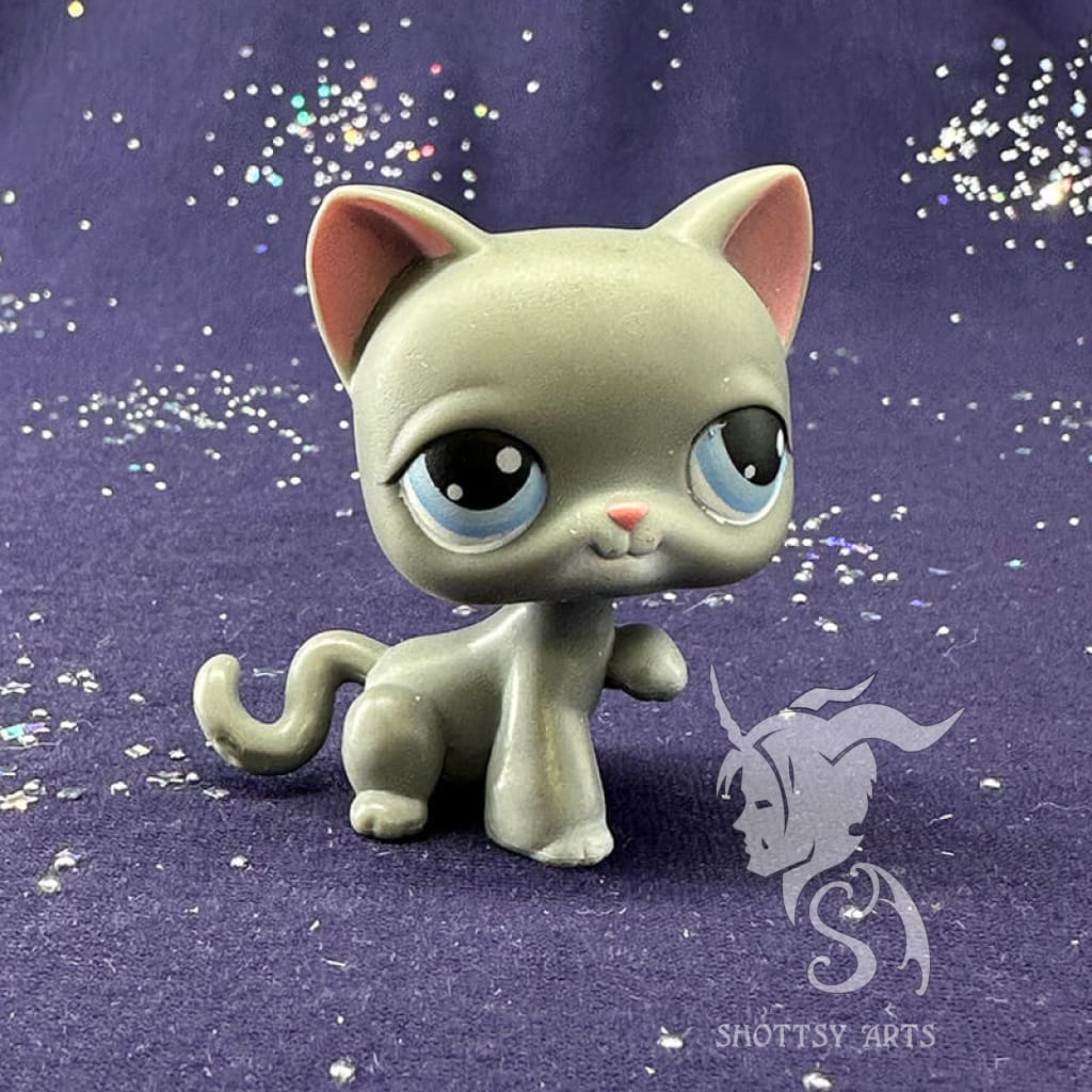 Sitting Shorthair Cat #74 Action Figure