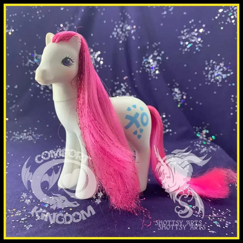 (SHS) Lovin Kisses Shottsy Arts