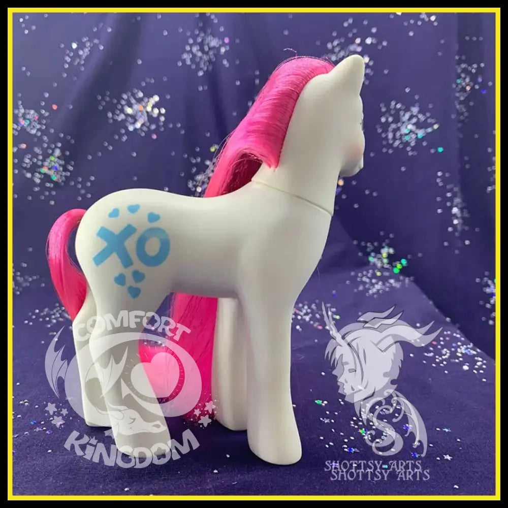 (SHS) Lovin Kisses Shottsy Arts