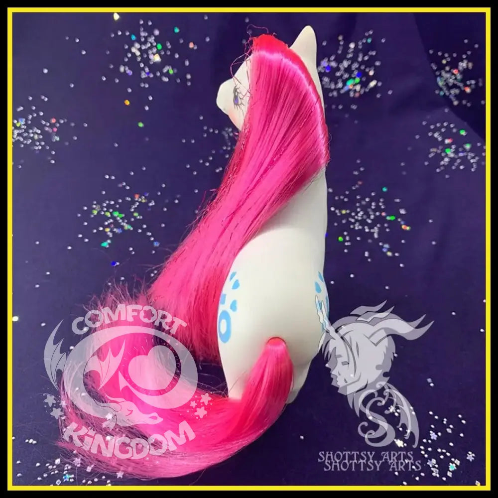 (SHS) Lovin Kisses Shottsy Arts