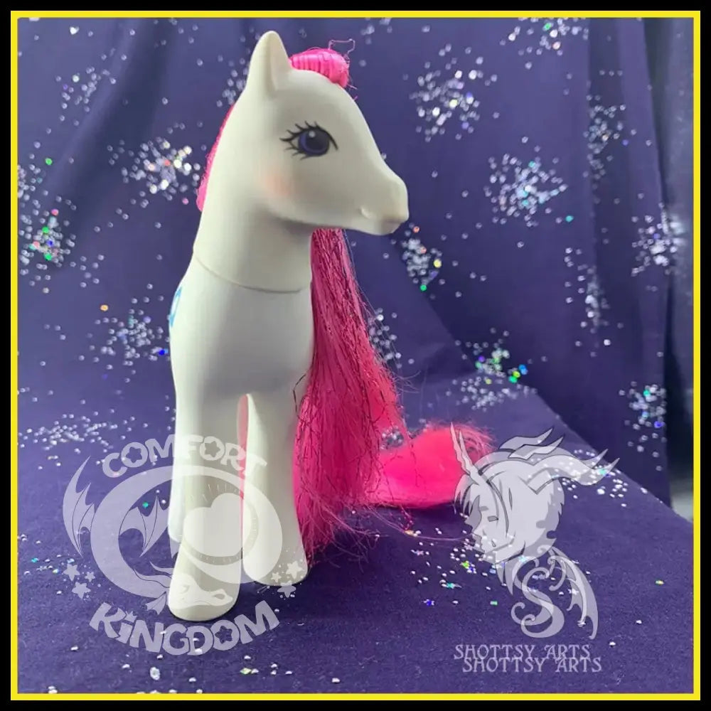 (SHS) Lovin Kisses Shottsy Arts