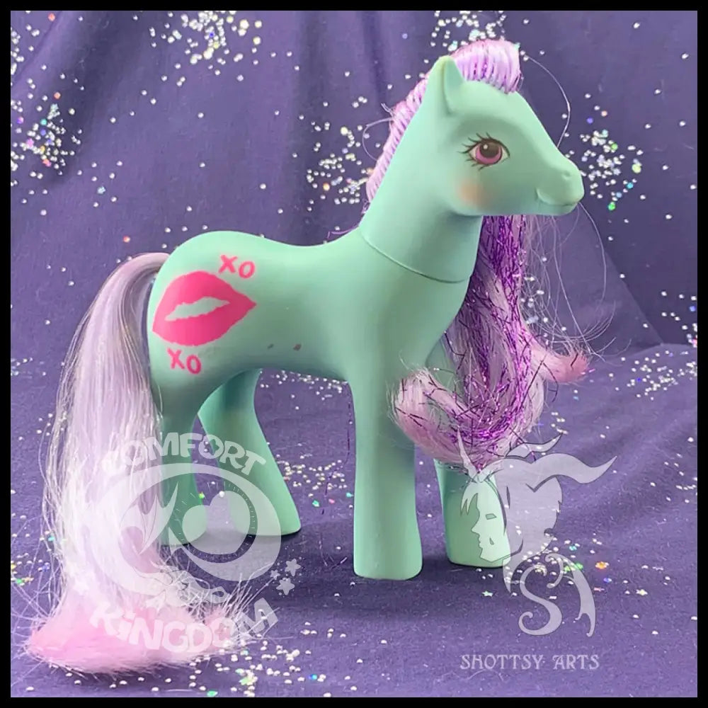 (SHS) Ruby Lips Shottsy Arts