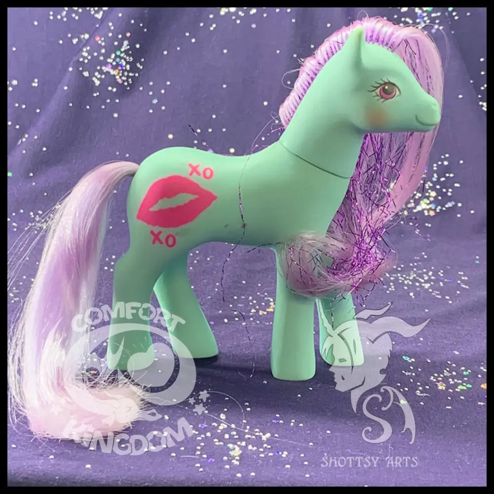 (SHS) Ruby Lips Shottsy Arts