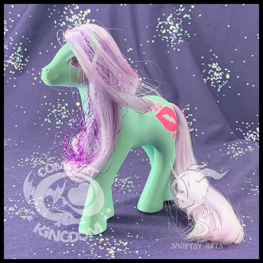 (SHS) Ruby Lips Shottsy Arts