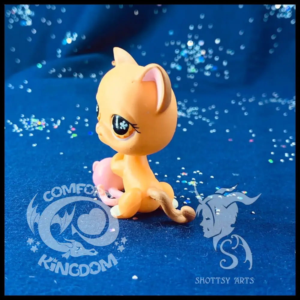 Sitting Shorthair Cat Action Figure