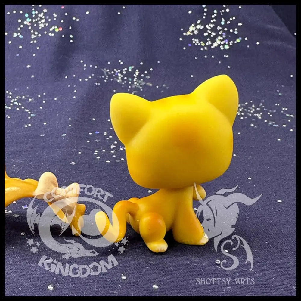 Sitting Shorthair Cat Action Figure