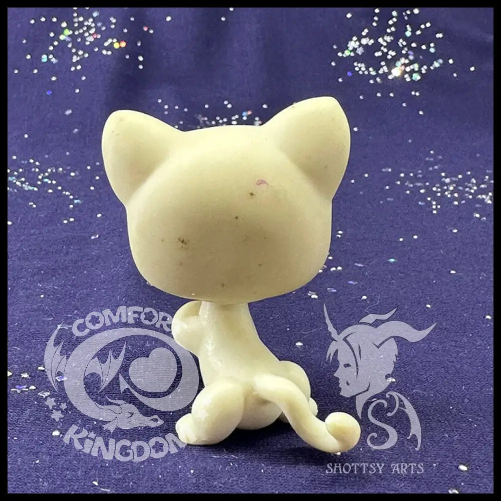 Sitting Shorthair Cat Action Figure