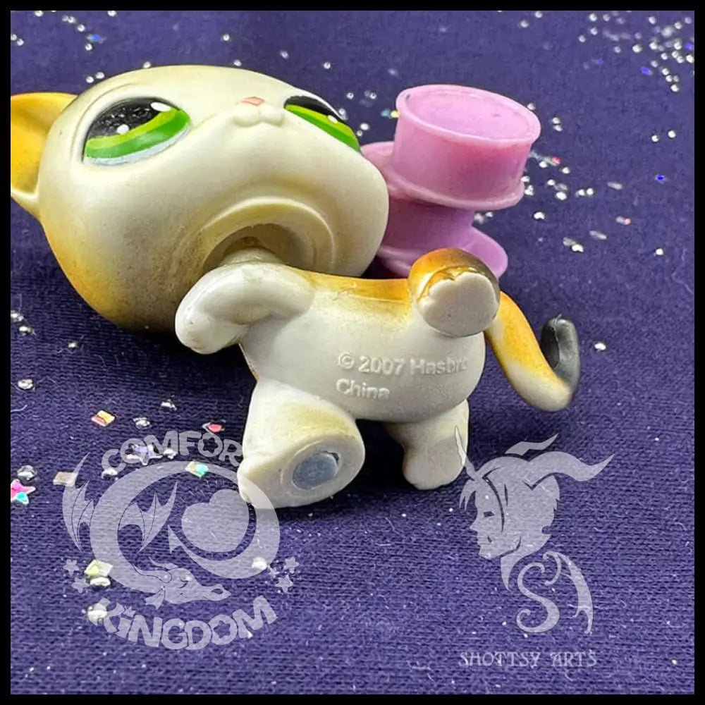 Sitting Shorthair Cat Action Figure