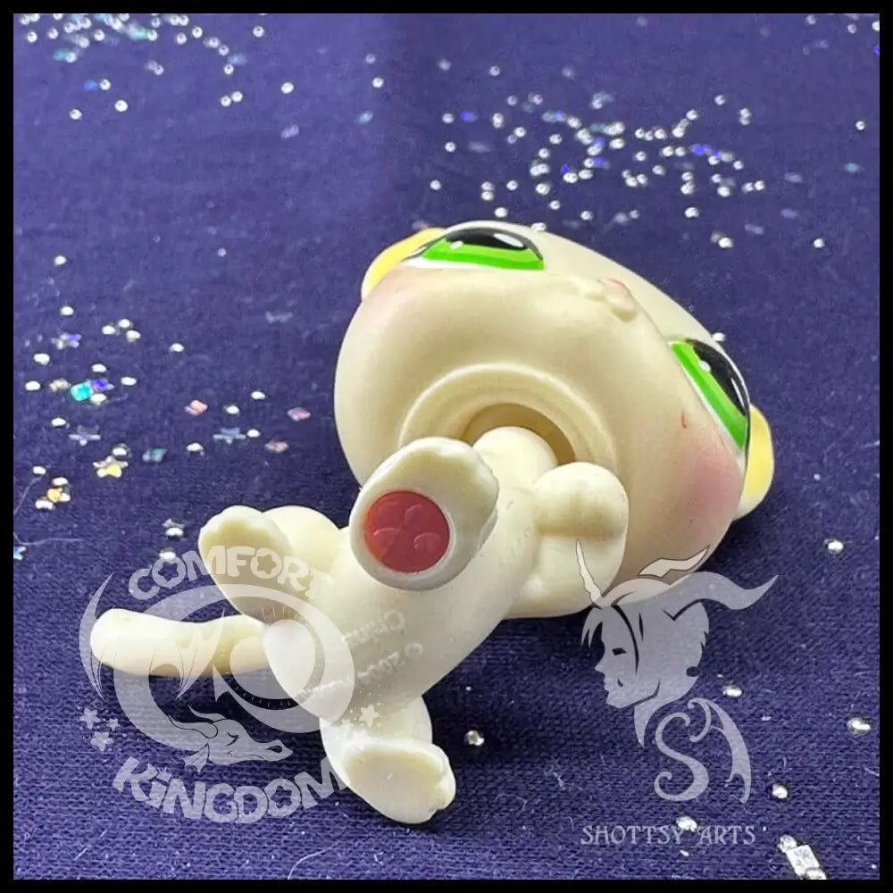 Sitting Shorthair Cat Action Figure