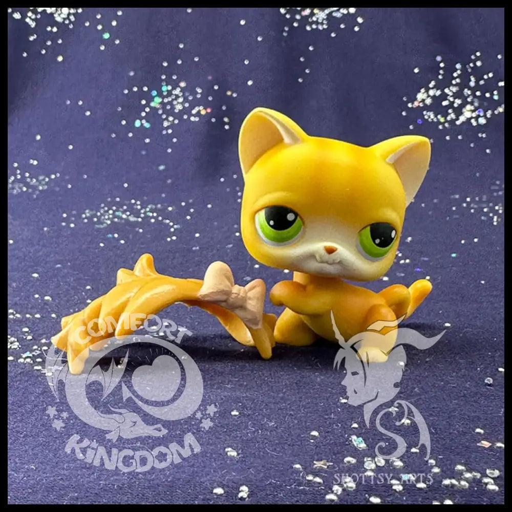 Sitting Shorthair Cat Action Figure