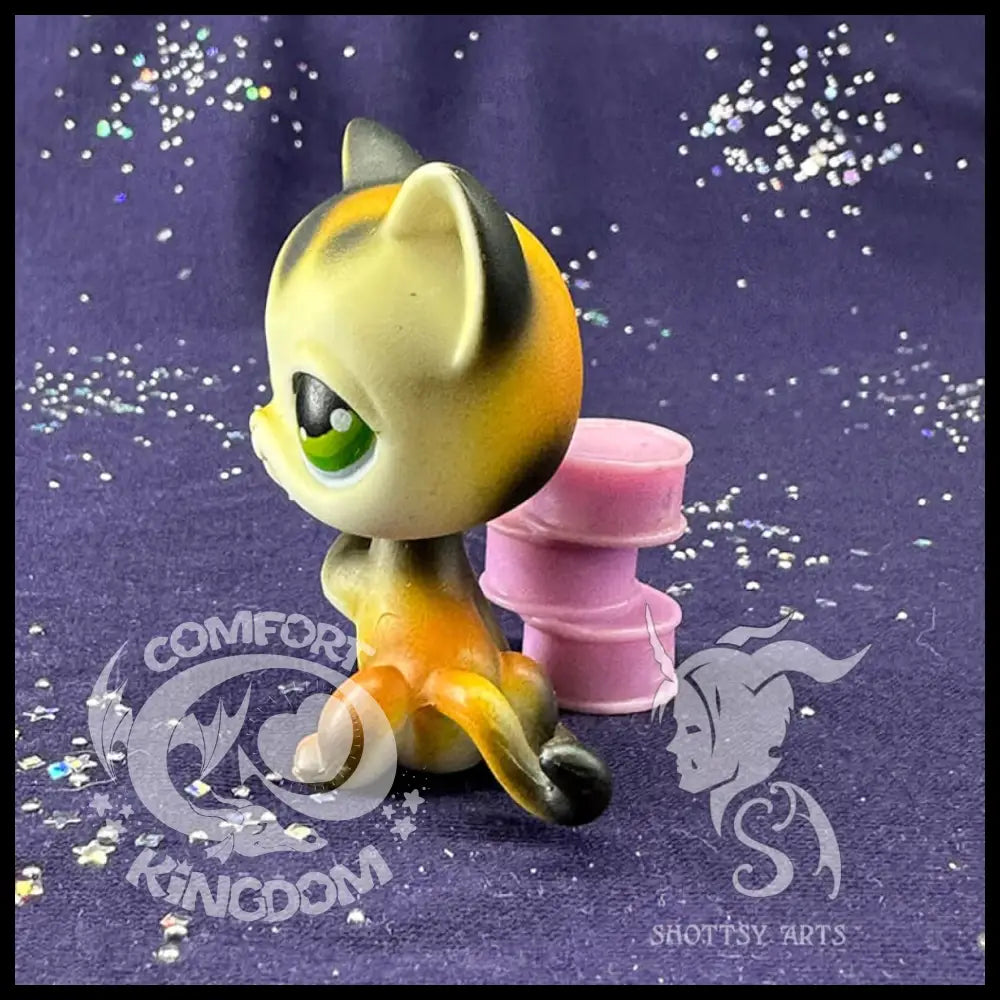 Sitting Shorthair Cat Action Figure