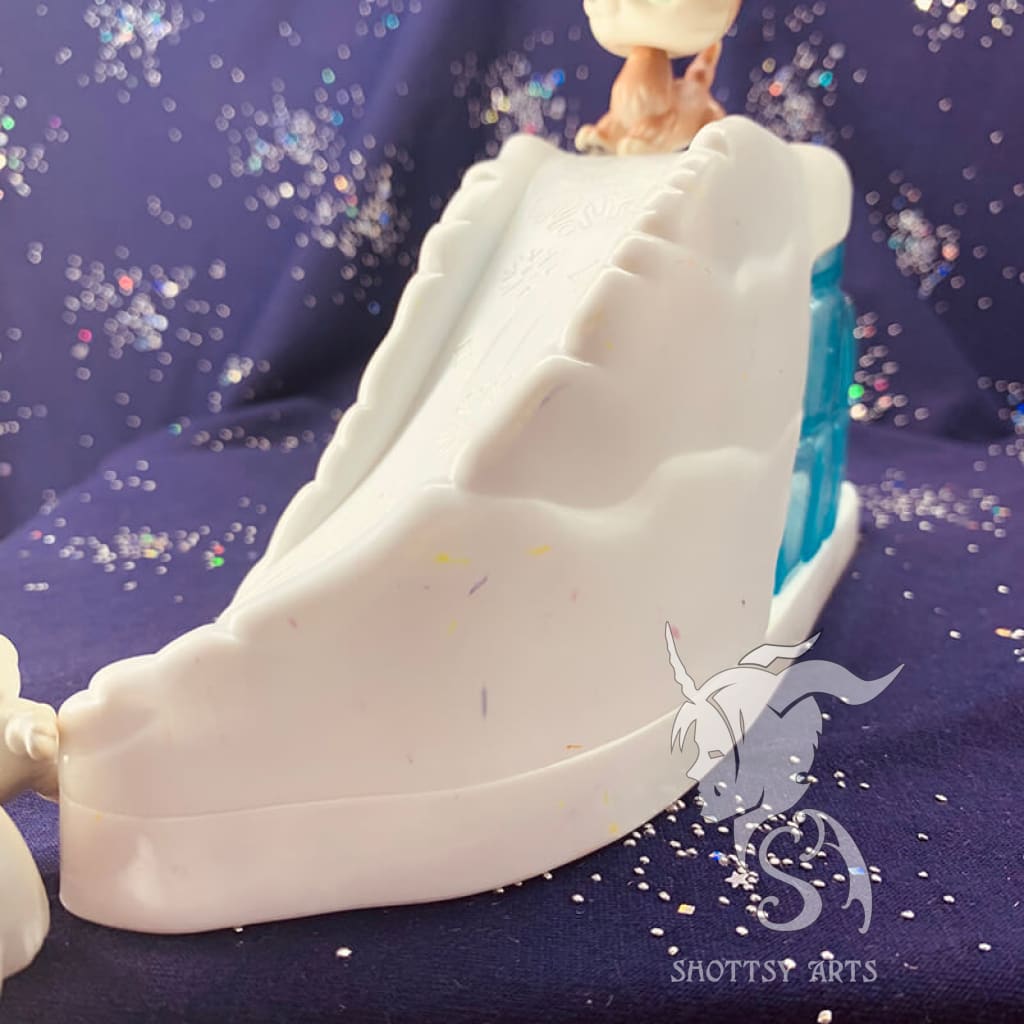 Igloo Playset (Near Complete) Action Figure