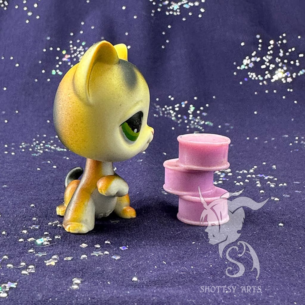 Sitting Shorthair Cat Action Figure