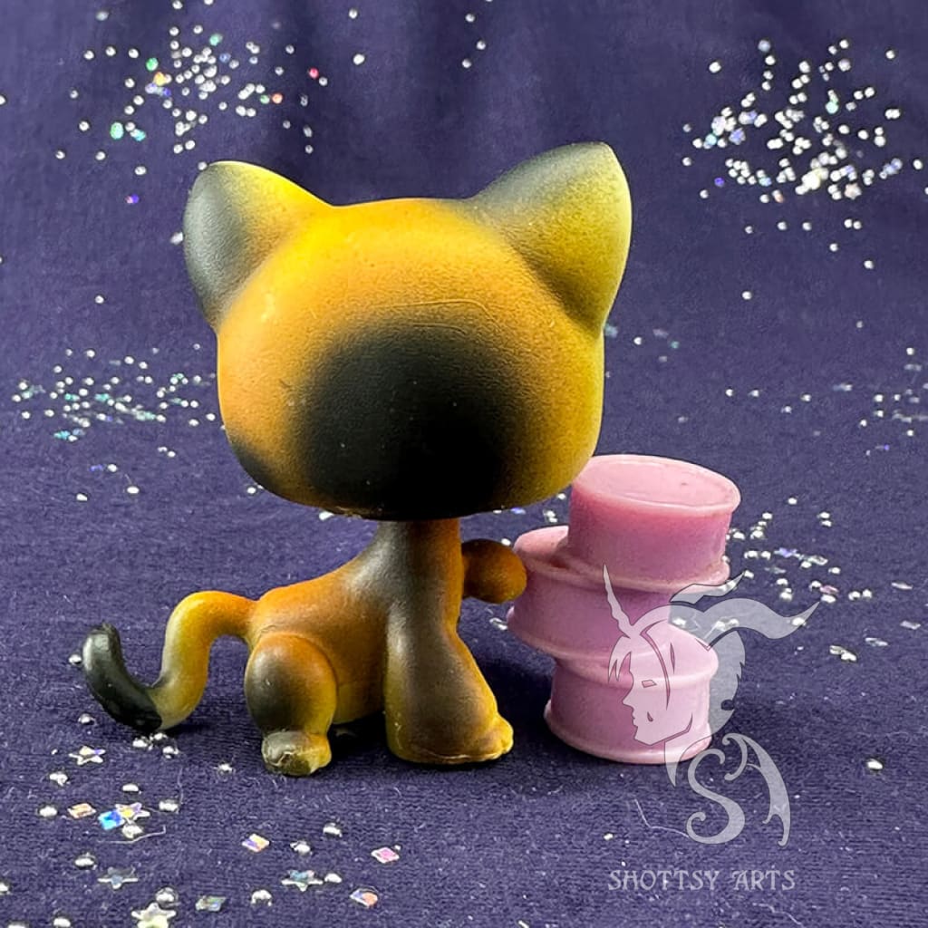 Sitting Shorthair Cat Action Figure