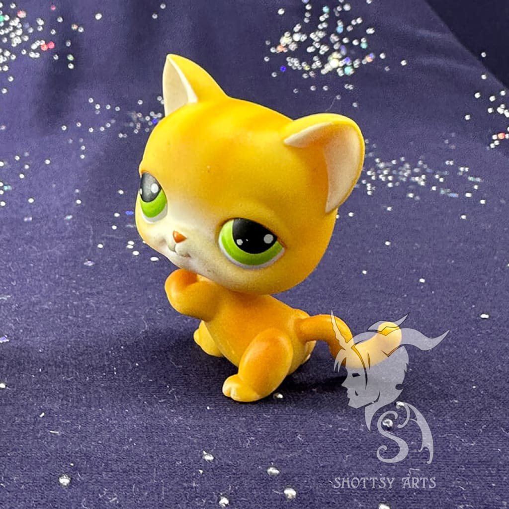 Sitting Shorthair Cat Action Figure