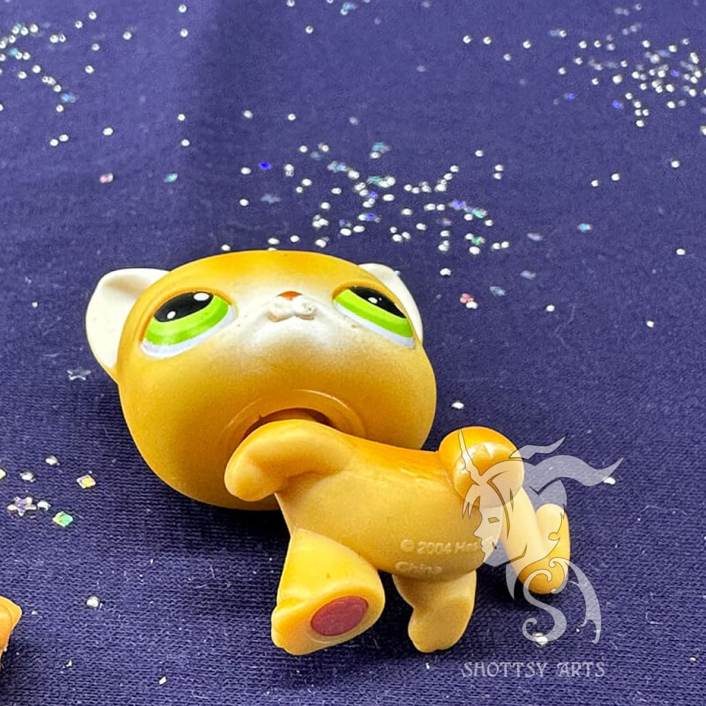 Sitting Shorthair Cat Action Figure