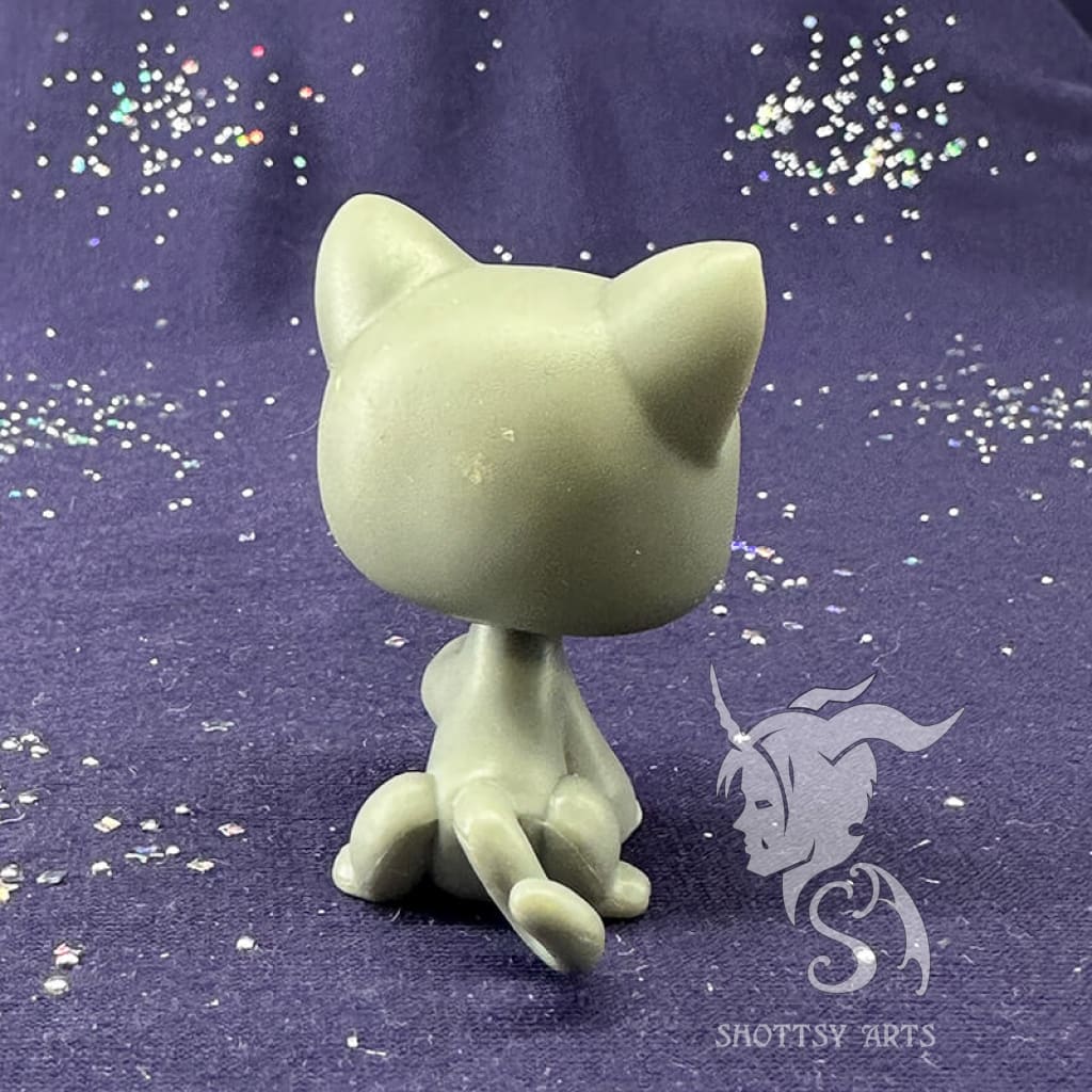 Sitting Shorthair Cat Action Figure