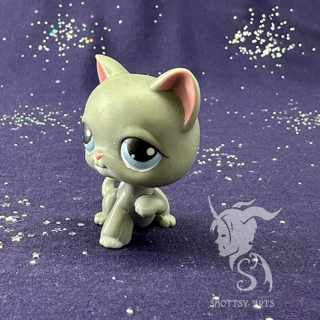 Sitting Shorthair Cat Action Figure