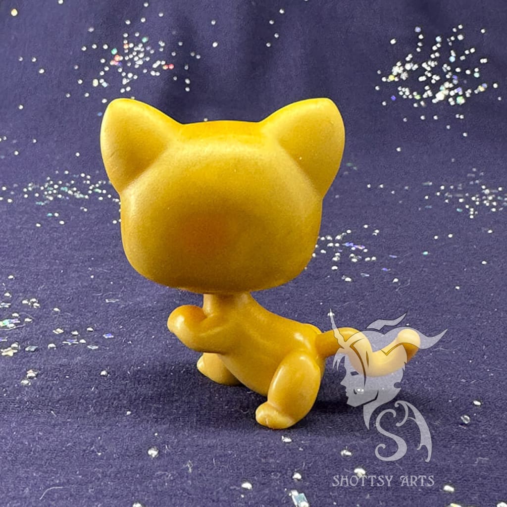 Sitting Shorthair Cat Action Figure