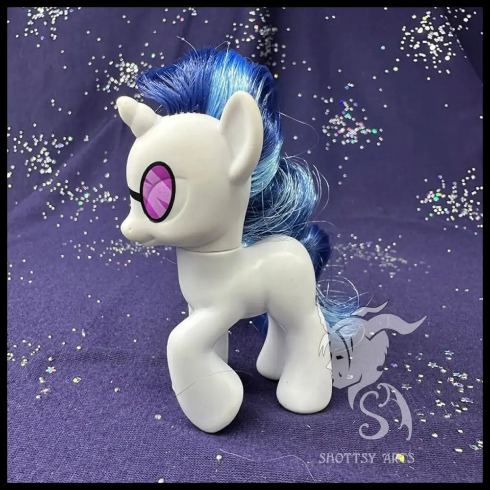 Dj-Pon3 Doll
